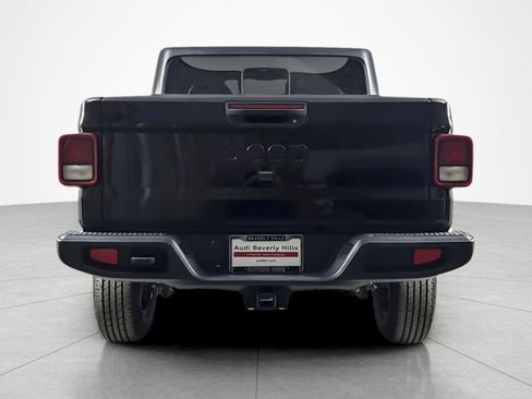 Used 2023 Jeep Gladiator Sport AWD/4WD image 4