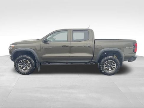 Used 2025 Chevrolet Colorado ZR2 image 2