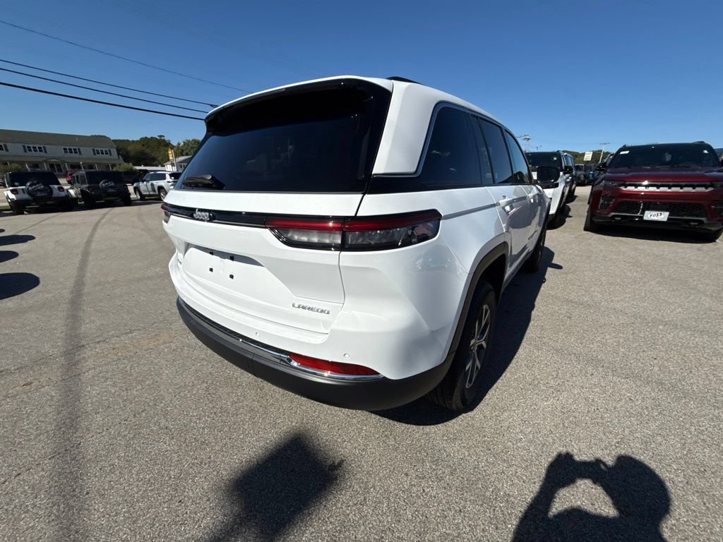 New 2027 Jeep Grand Cherokee Laredo X AWD/4WD image 5
