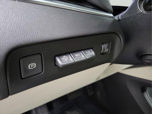 Used 2023 Buick Enclave Avenir w/ Trailering Package, 5000 lbs. image 14