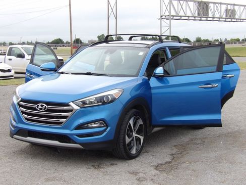 Used 2017 Hyundai Tucson Limited w/ Limited Ultimate Package 03 FWD image 24