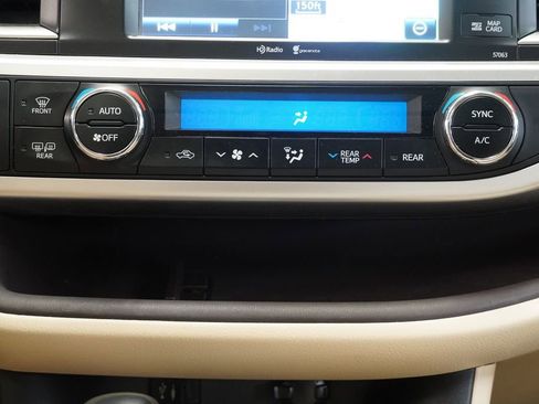 Used 2015 Toyota Highlander XLE image 22