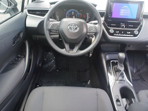 Used 2026 Toyota Corolla LE FWD image 5