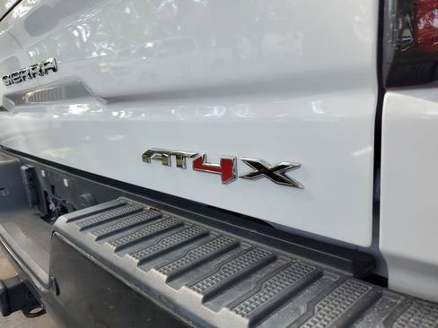 Used 2023 GMC Sierra 1500 AT4X image 8