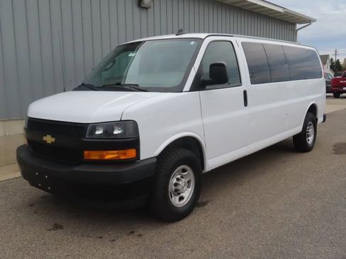 Used 2023 Chevrolet Express 3500 LS RWD image 7