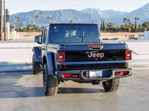 New 2026 Jeep Gladiator Rubicon w/ Steel Bumper Group AWD/4WD image 7