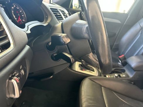 Used 2018 Audi Q3 2.0T Premium FWD image 39