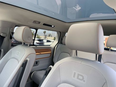 Certified 2025 Volkswagen ID. Buzz 1st Edition RWD image 25