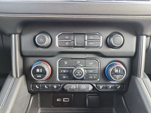 Certified 2023 Chevrolet Suburban Premier image 14