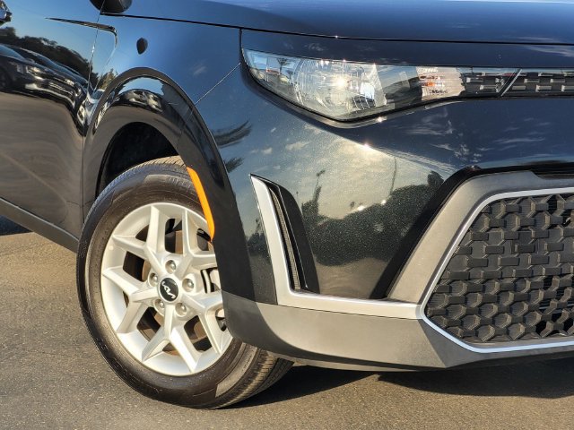 Used 2025 Kia Soul LX w/ LX Technology Package FWD image 10