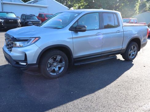 Used 2024 Honda Ridgeline TrailSport image 2