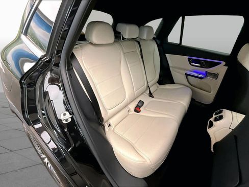 Used 2025 Mercedes-Benz GLC 300 image 18