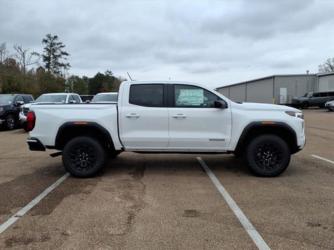 New 2026 GMC Canyon Elevation w/ Convenience Package image 3