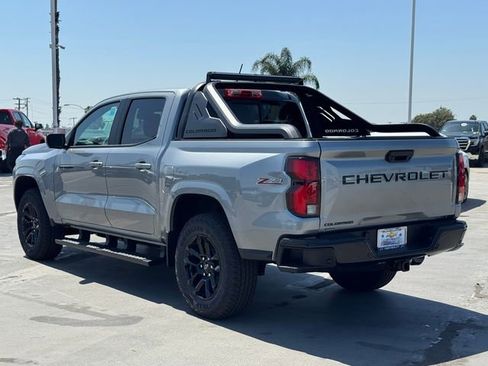 New 2026 Chevrolet Colorado Z71 w/ Midnight Edition AWD/4WD image 3