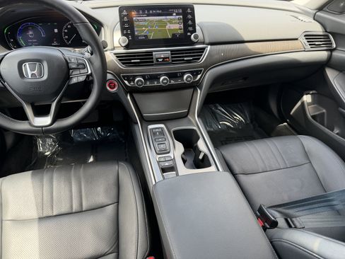 Used 2019 Honda Accord Touring image 18