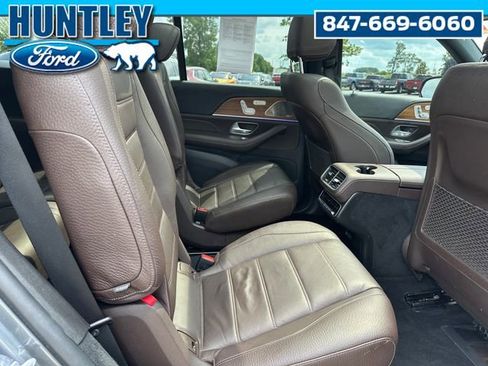 Used 2023 Mercedes-Benz GLS 450 4MATIC image 11