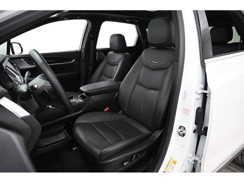 Certified 2025 Cadillac XT5 Premium Luxury image 36