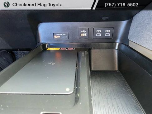 Used 2025 Toyota Camry LE w/ Convenience Package FWD image 32