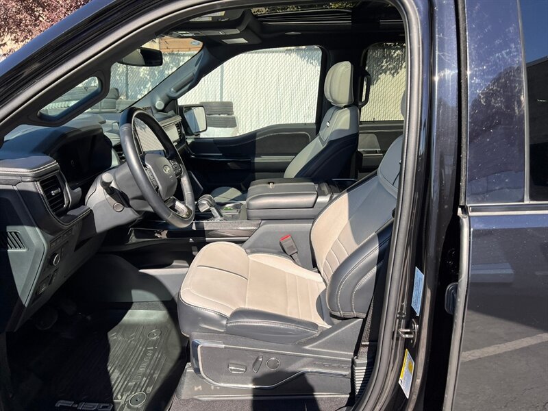 Used 2023 Ford F150 Lightning Platinum AWD/4WD image 17