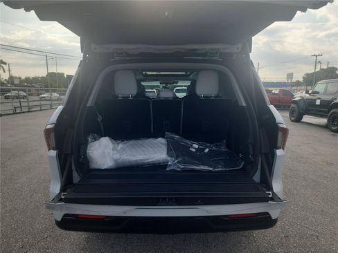 New 2026 Lincoln Navigator Black Label w/ Black Label Special Edition AWD/4WD image 20