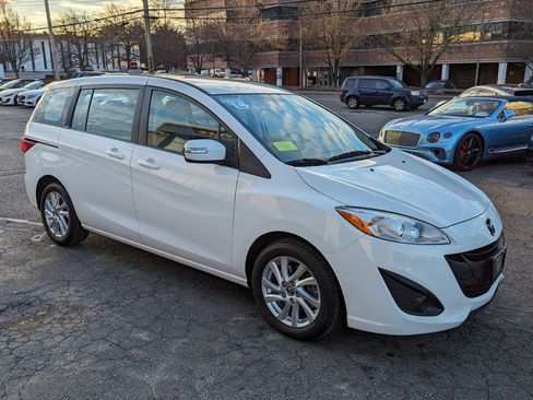Used 2014 MAZDA MAZDA5 Sport image 5