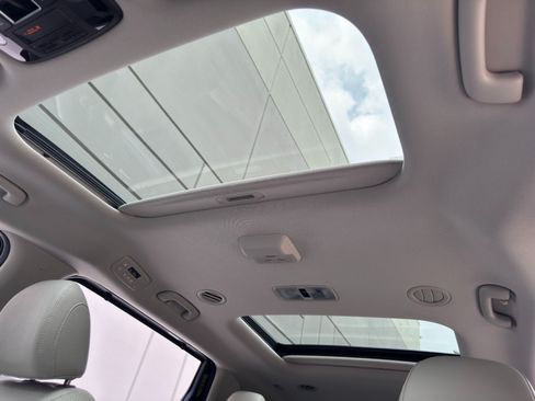 Used 2025 Kia Carnival SX Prestige FWD image 12