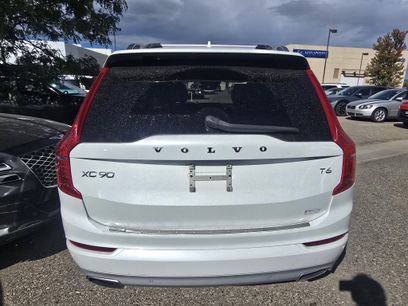 Used 2019 Volvo XC90 T6 Momentum w/ Advanced Package