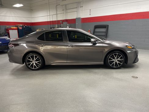 Certified 2023 Toyota Camry SE w/ Convenience Package image 11