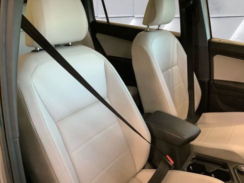 Used 2021 Volkswagen Tiguan SE R-Line image 14