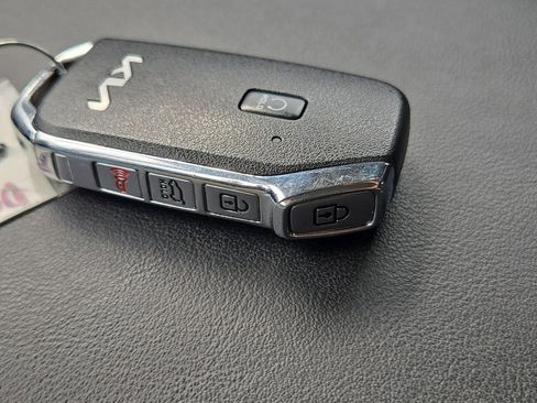 Certified 2023 Kia Sorento SX image 34