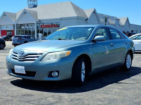 Used 2011 Toyota Camry XLE w/ SE/XLE Extra-Value Pkg FWD image 6