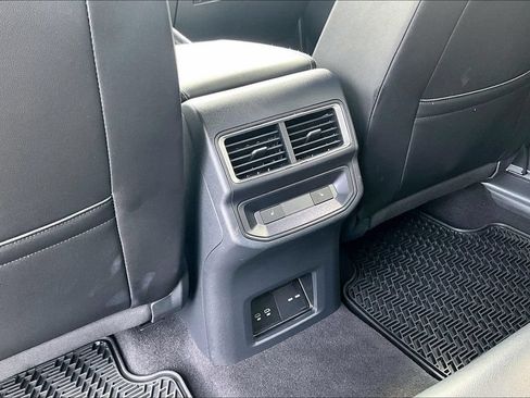 Used 2024 Volkswagen Atlas Cross Sport SEL Premium R-Line AWD/4WD image 33
