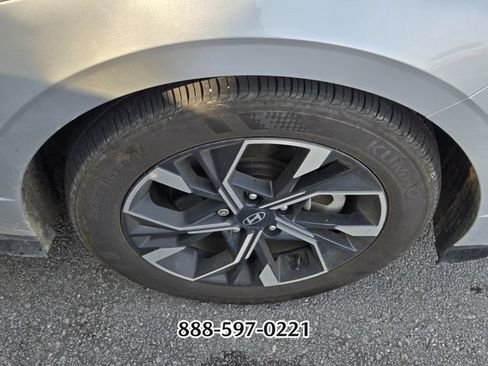 Used 2025 Hyundai Sonata SEL FWD image 9
