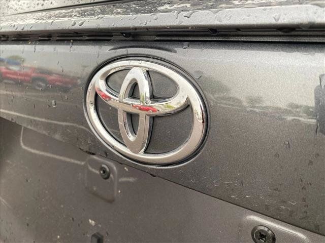 Used 2025 Toyota RAV4 XLE AWD/4WD image 16