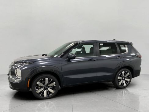 New 2025 Mitsubishi Outlander SE image 8