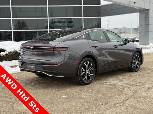 Used 2023 Toyota Crown XLE image 3