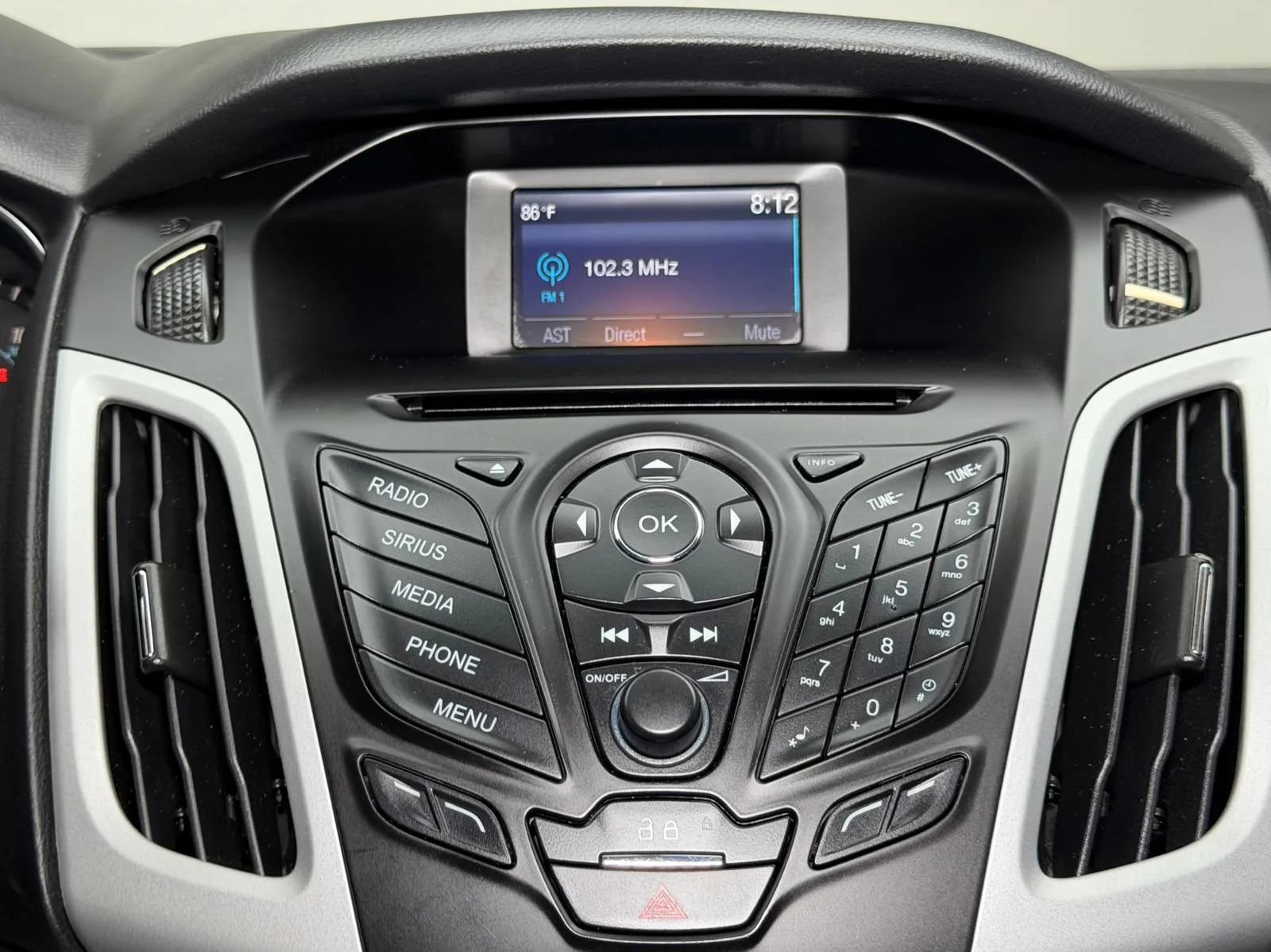Used 2014 Ford Focus SE FWD image 34