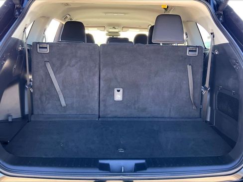 Certified 2024 Toyota Highlander LE image 34