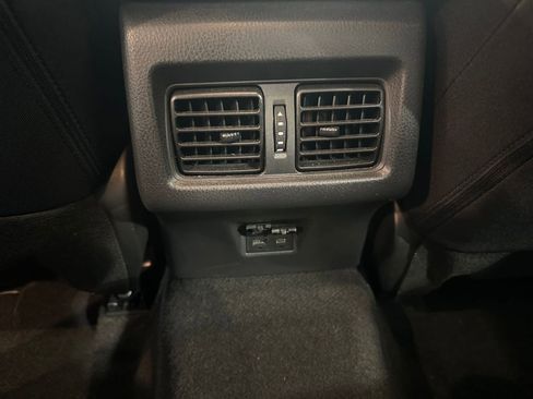 Used 2025 Toyota Camry LE image 24