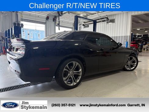 Used 2020 Dodge Challenger R/T RWD image 9