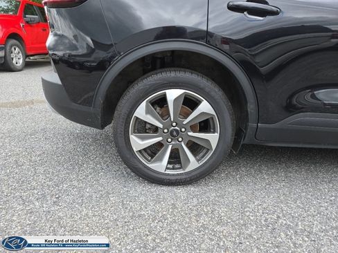 Used 2024 Ford Escape Platinum AWD/4WD image 11