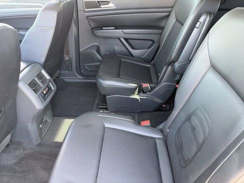 Used 2018 Volkswagen Atlas SEL AWD/4WD image 16