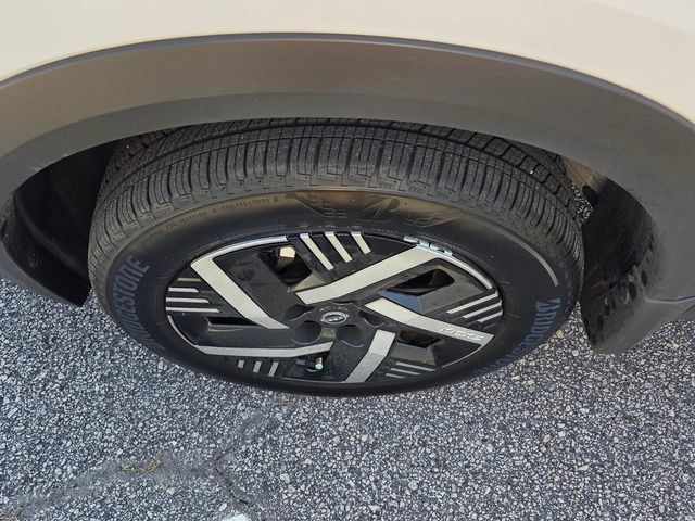 Used 2026 Nissan Kicks SV FWD image 17