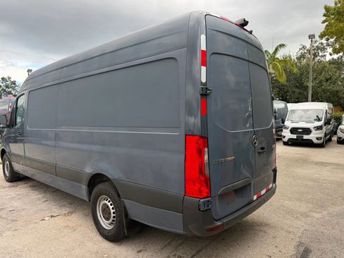 Used 2019 Mercedes-Benz Sprinter 170 image 3