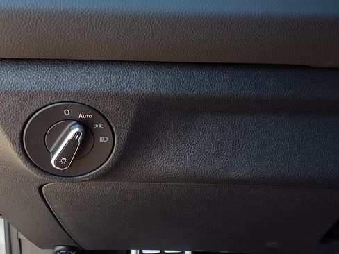 Certified 2025 Volkswagen Jetta Sport image 16