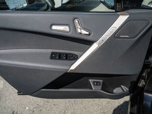 Used 2024 BMW iX xDrive50 image 21