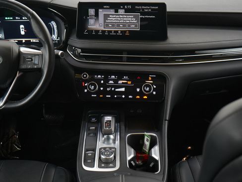 Used 2023 INFINITI QX60 Sensory AWD/4WD image 16