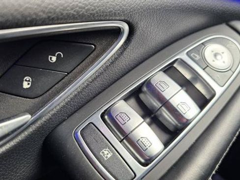 Used 2015 Mercedes-Benz S 63 AMG 4MATIC Sedan image 32