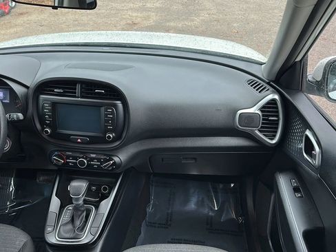 Used 2021 Kia Soul S image 32
