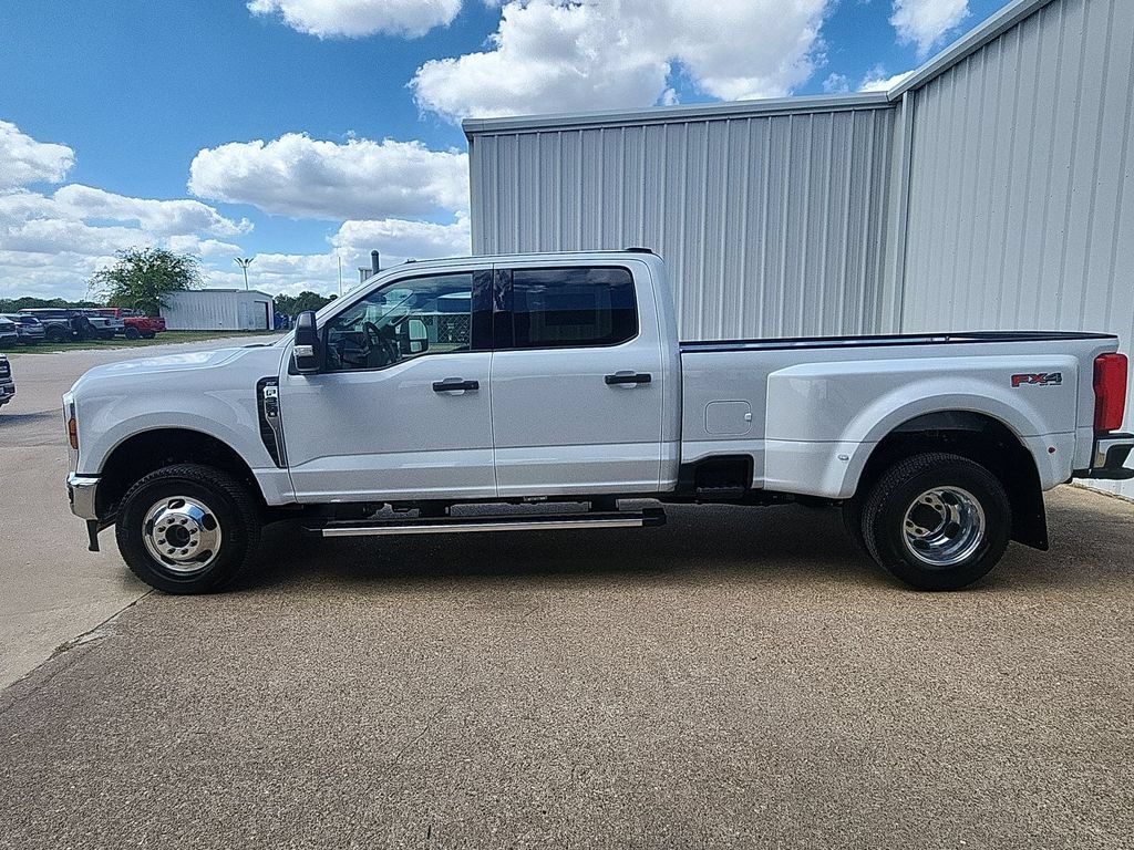 New 2027 Ford F350 XLT w/ FX4 Off-Road Package AWD/4WD image 5
